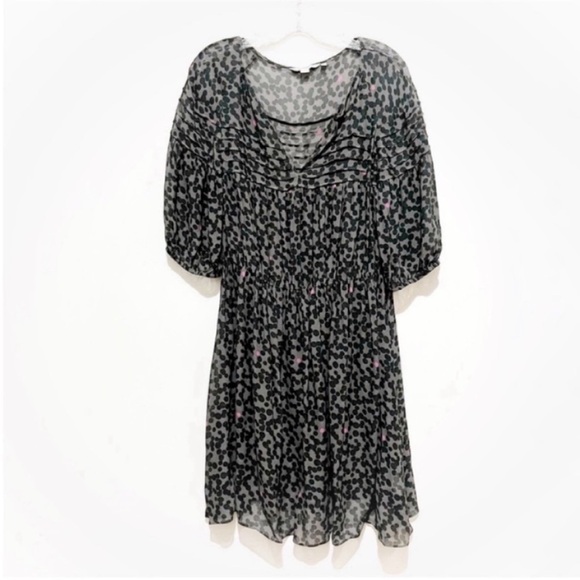Boden Dresses & Skirts - Boden abstract print dress gray black dots viscose pleated flowy puff sleeves